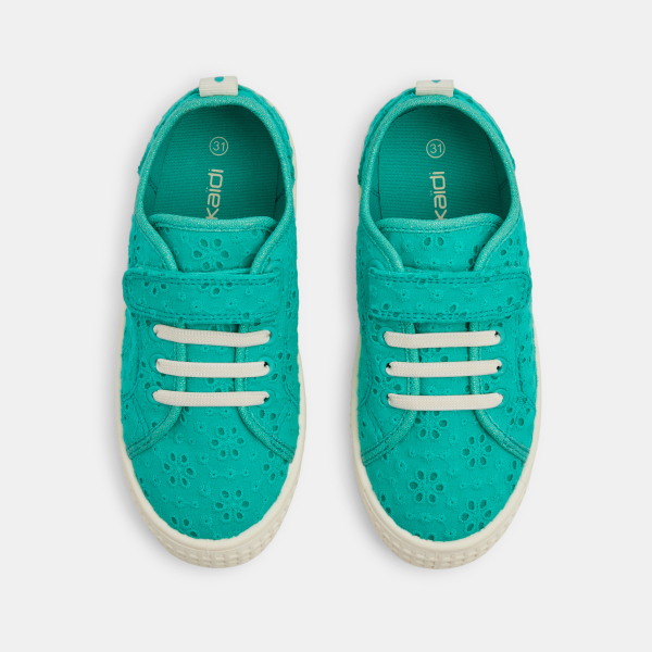 حذاء رياضي من قماش الدانتيل باللون الأخضر للفتيات